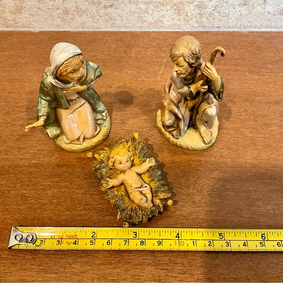 Vintage Pellegrini Nativity Set - Picture 9 of 11